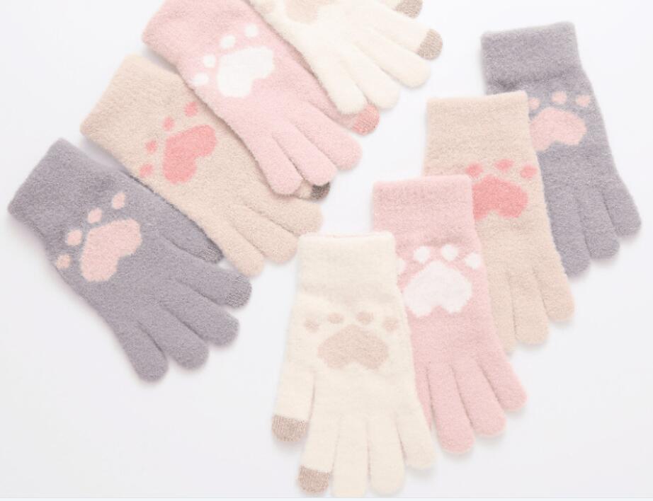 knitted gloves with touch finger